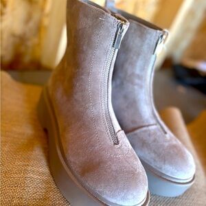 Women's Suede Ankle Boots - Taupe